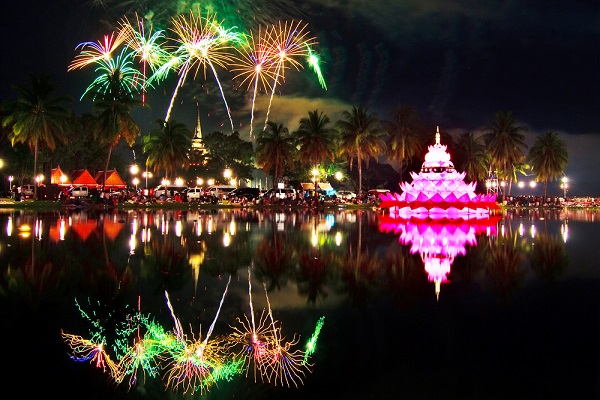 สถานที่จัดงานลอยกระทง-2558-จากทั่วไทย-ที่นิยมไปลอยกันมากที่สุด