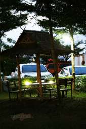 ให้อาหารแกะ-ร้านอาหารถ่ายรูป-ที่คลอง-6-ธัญบุรี-คันทรีเพลส