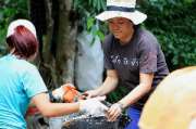 ร่วมสร้างกุศลเทพื้นโรงครัวที่-สำนักสงฆ์แม่น้าน้อย-เทปูน-แม่น้ำน้อย