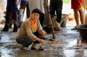 ร่วมสร้างกุศลเทพื้นโรงครัวที่-สำนักสงฆ์แม่น้าน้อย-เทปูน-แม่น้ำน้อย