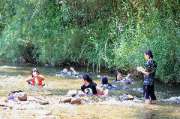 ร่วมสร้างกุศลเทพื้นโรงครัวที่-สำนักสงฆ์แม่น้าน้อย-เทปูน-แม่น้ำน้อย