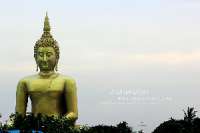 วัดม่วง-อ่างทอง-พระอุโบสถล้อมรอบด้วยกลีบบัวใหญ่ที่สุดในโลก