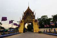 วัดม่วง-อ่างทอง-พระอุโบสถล้อมรอบด้วยกลีบบัวใหญ่ที่สุดในโลก