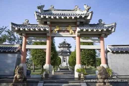 อุทยานสามก๊ก กลิ่นอายสวนเมืองจีน ที่ พัทยา
