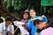 ร่วมสร้างกุศลเทพื้นโรงครัวที่-สำนักสงฆ์แม่น้าน้อย-เทปูน-แม่น้ำน้อย