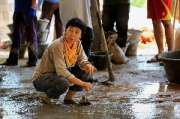ร่วมสร้างกุศลเทพื้นโรงครัวที่-สำนักสงฆ์แม่น้าน้อย-เทปูน-แม่น้ำน้อย